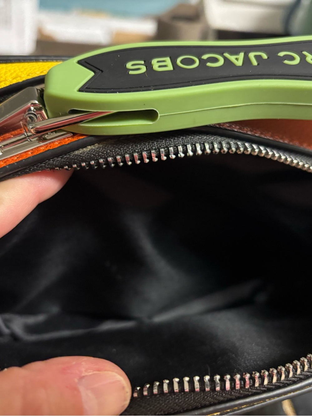Marc Jacobs Peanuts Box Handbag - Picture 5 of 6